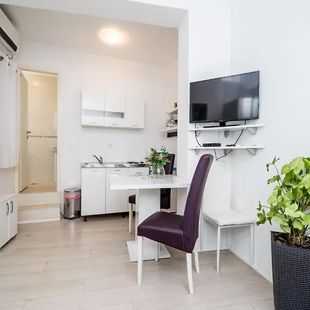 Isabora - * Dubrovnik