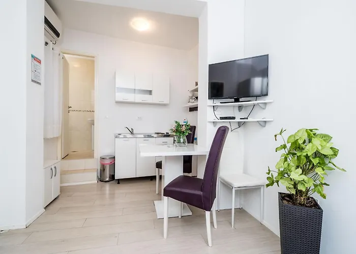 Isabora - * Dubrovnik